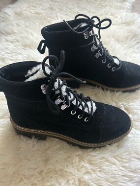 Time and Tru Black Lace-Up Faux Suede Ankle Boots with Shearling Collar